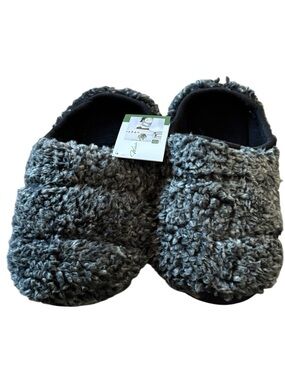 NICHOLAS Gray Cozy Plush Women's Slip-On Slippers